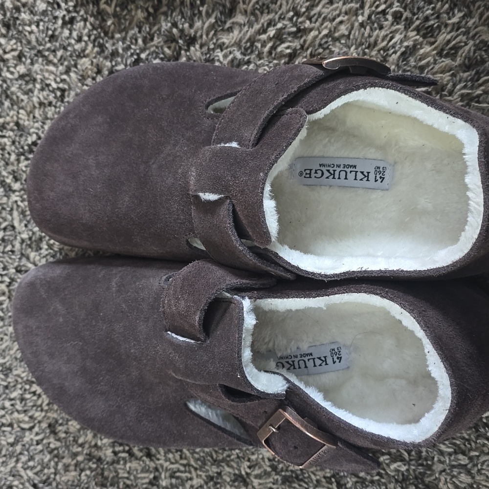 NWOT  Klukge fleece lined shoes with arch support